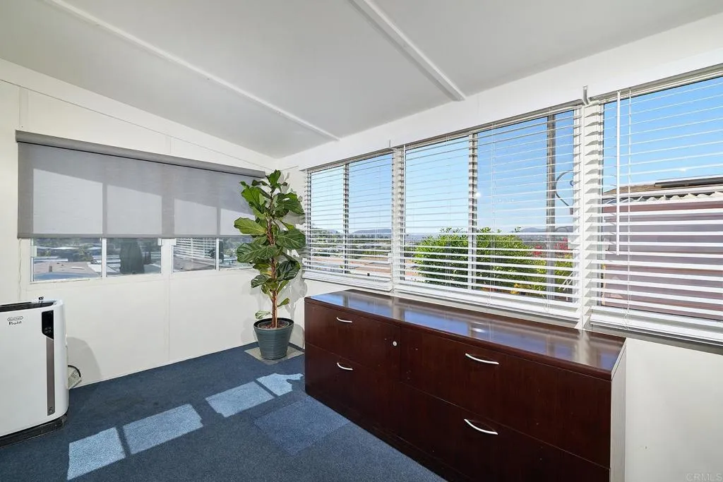 https://cdn.realtyfeed.com/cdn/127/306752891/edd84bd23b4819f4f6b8d93f613565bc.webp