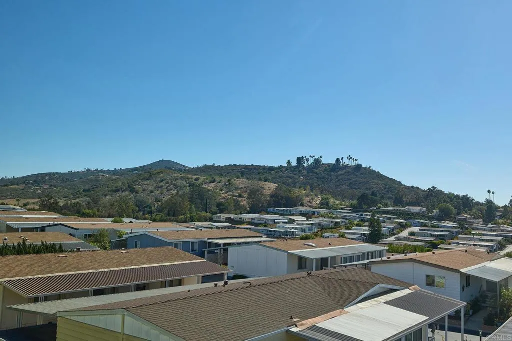 https://cdn.realtyfeed.com/cdn/127/306752891/ff8d85bf13b620eb791c02daa2cf9371.webp
