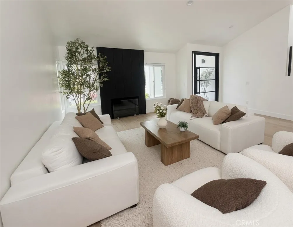 https://cdn.realtyfeed.com/cdn/127/306752892/6d722299fa738a78ea95f0f7c58e88aa.webp