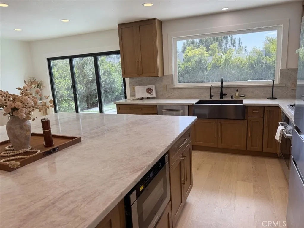 https://cdn.realtyfeed.com/cdn/127/306752892/ae6dd2469ee9b84cb7c98a308c3a26f0.webp