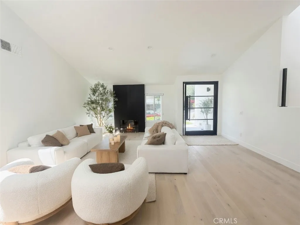 https://cdn.realtyfeed.com/cdn/127/306752892/d257efdbf051eac33101ed3860fc536c.webp
