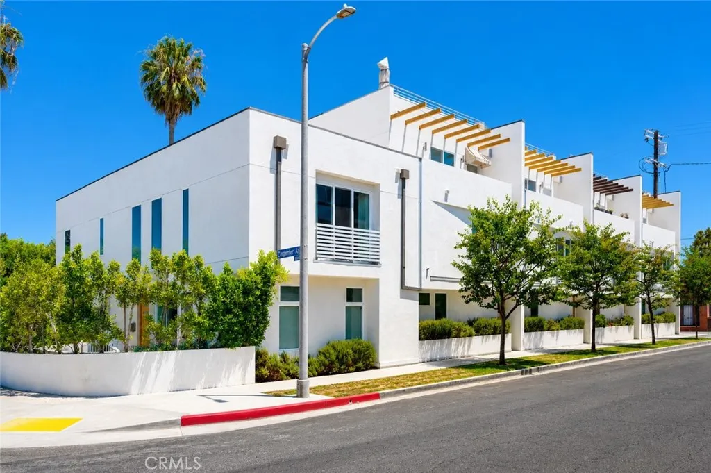 11490 Cumpston Street, North Hollywood, CA 91601 - Main photo, North Hollywood, CA