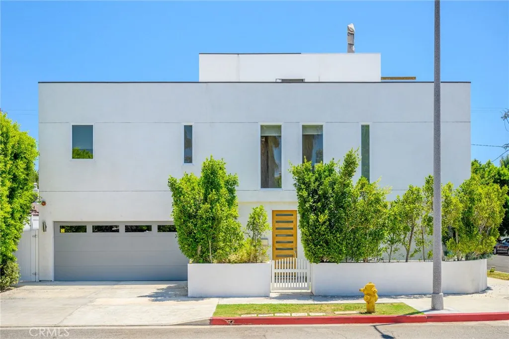11490 Cumpston Street, North Hollywood, CA 91601 - Photo 2 of 34, North Hollywood, CA
