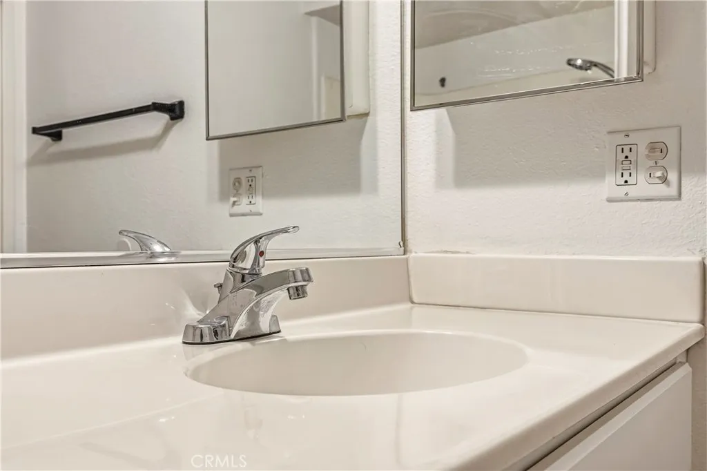 Photo #25: SW26136312 Listing: Photo #25