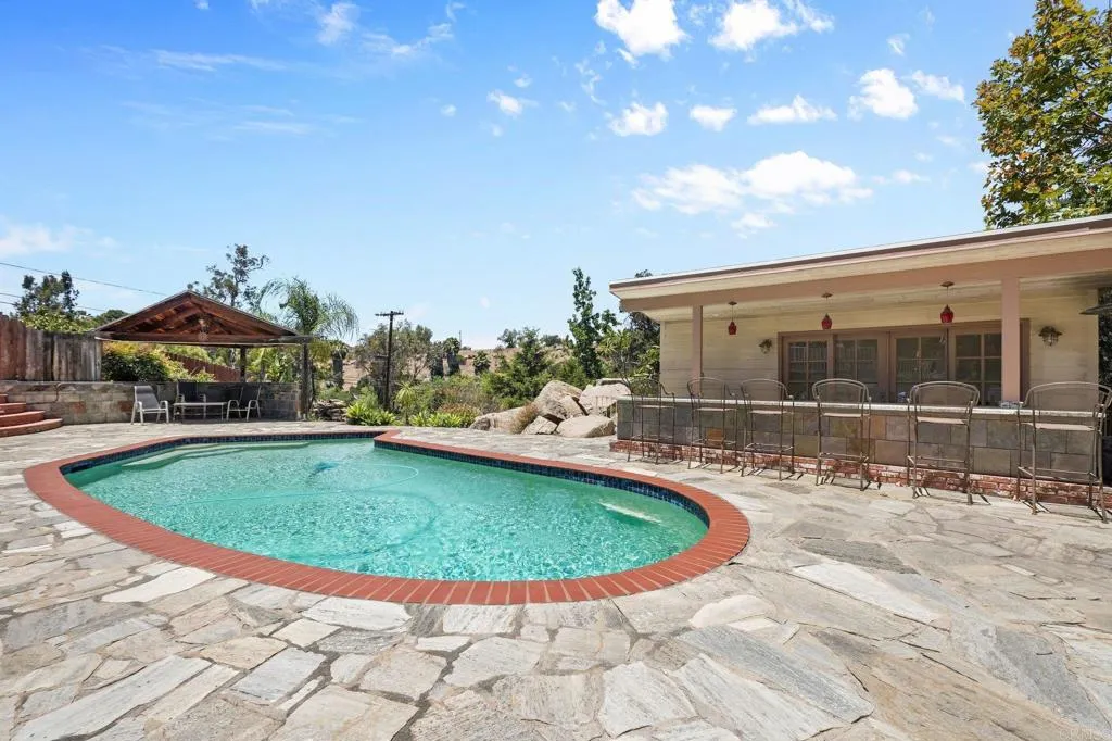 https://cdn.realtyfeed.com/cdn/127/306752915/10055140d1e8ae30a1011eda70f4c251.webp