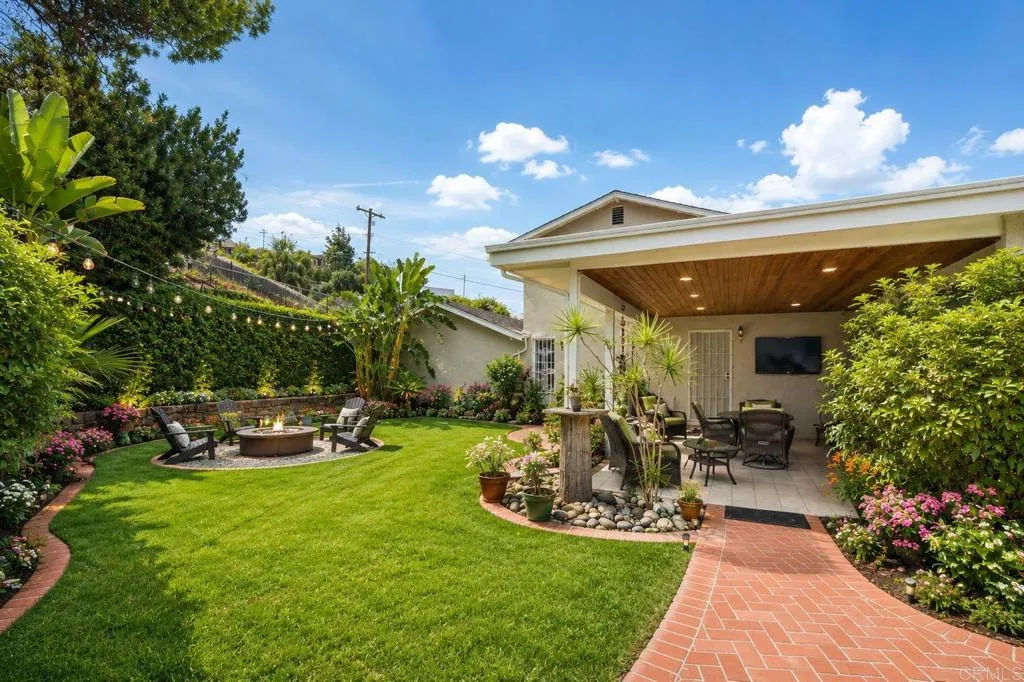 https://cdn.realtyfeed.com/cdn/127/306752915/2dbc5a4d1acf5c8114d2ace29404bb82.webp