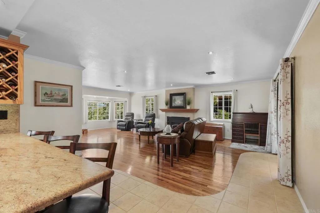 https://cdn.realtyfeed.com/cdn/127/306752915/40770d3f6d1f7f624d9514396db967ef.webp