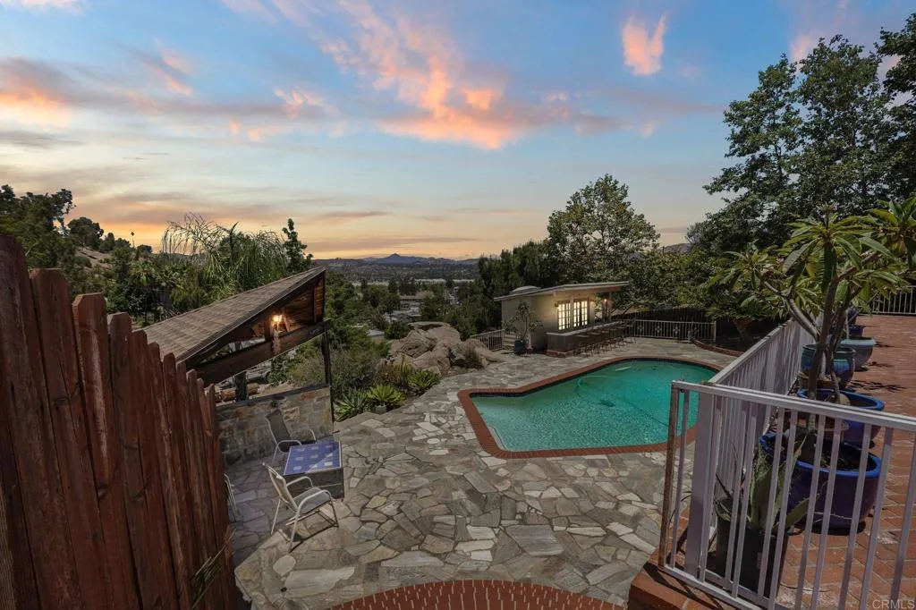 https://cdn.realtyfeed.com/cdn/127/306752915/680ff220a4617dbac06987a5e6d09697.webp