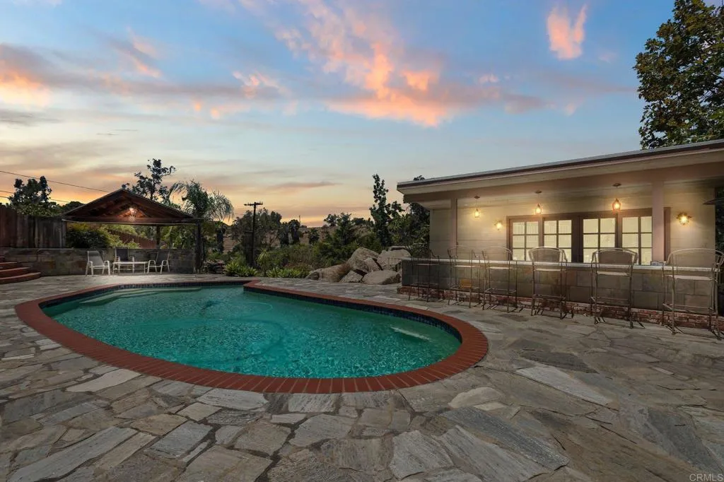 https://cdn.realtyfeed.com/cdn/127/306752915/6e3d617b8bd73e9fba2fda549a8dbff5.webp