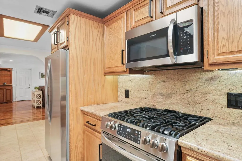 https://cdn.realtyfeed.com/cdn/127/306752915/a5c991df1af4b97cb55ae8c0d62d8ce2.webp