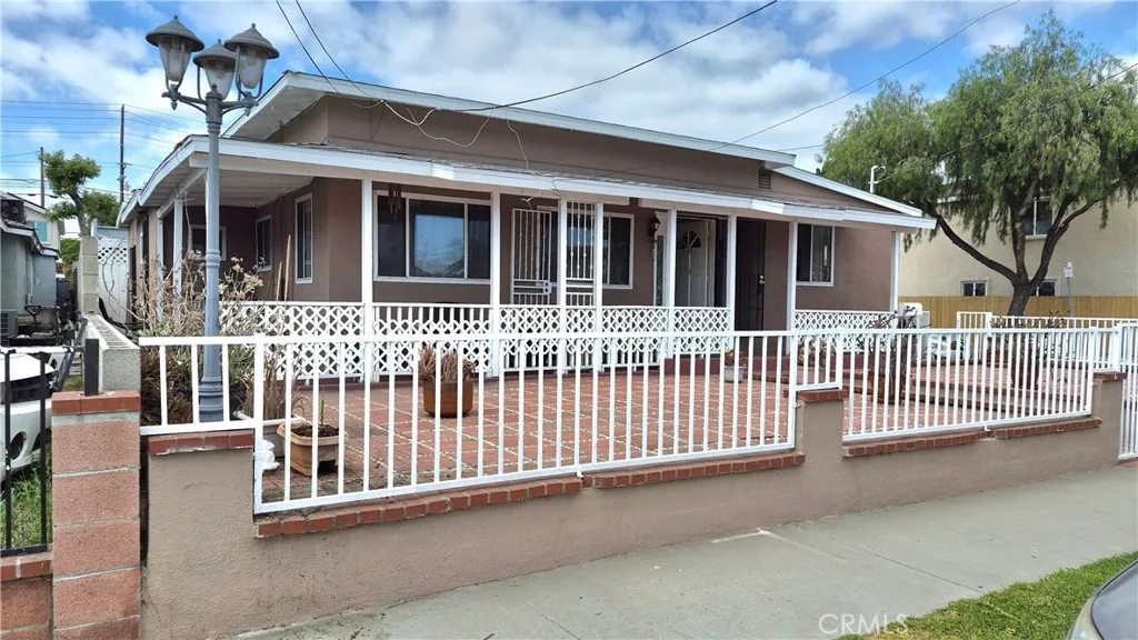 3661 Seabright Avenue, Long Beach, CA 90810 - Main photo, Long Beach, CA