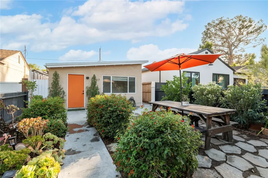 117 N Whitnall Highway, Burbank, CA 91505 - Main photo, Burbank, CA