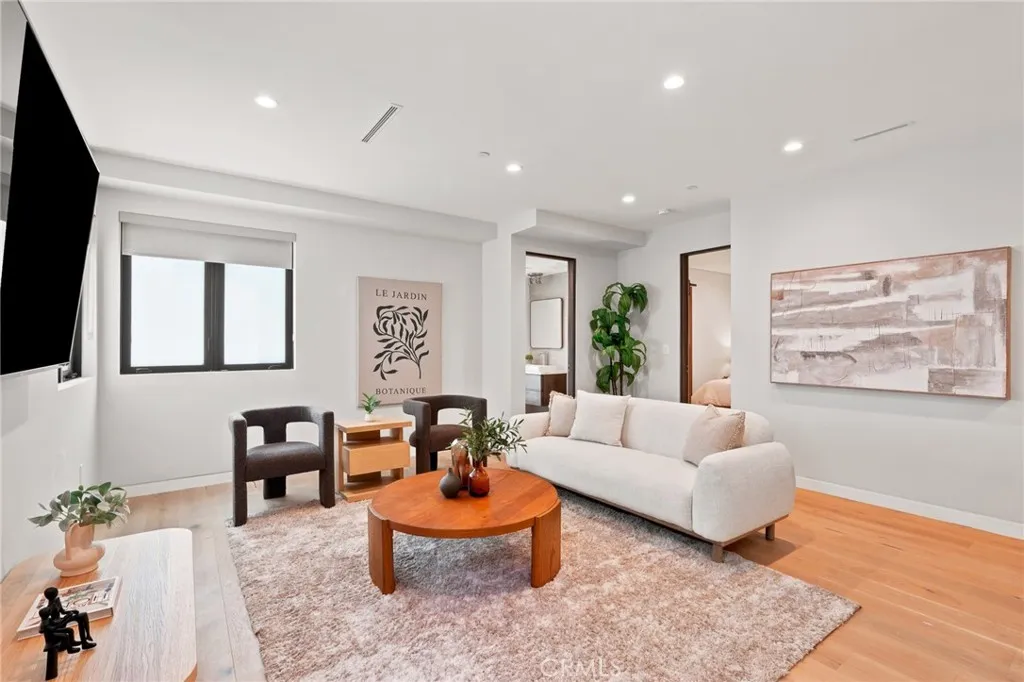 425 N Alfred Unit 2, West Hollywood, CA 90048 - Photo 2 of 31, West Hollywood, CA
