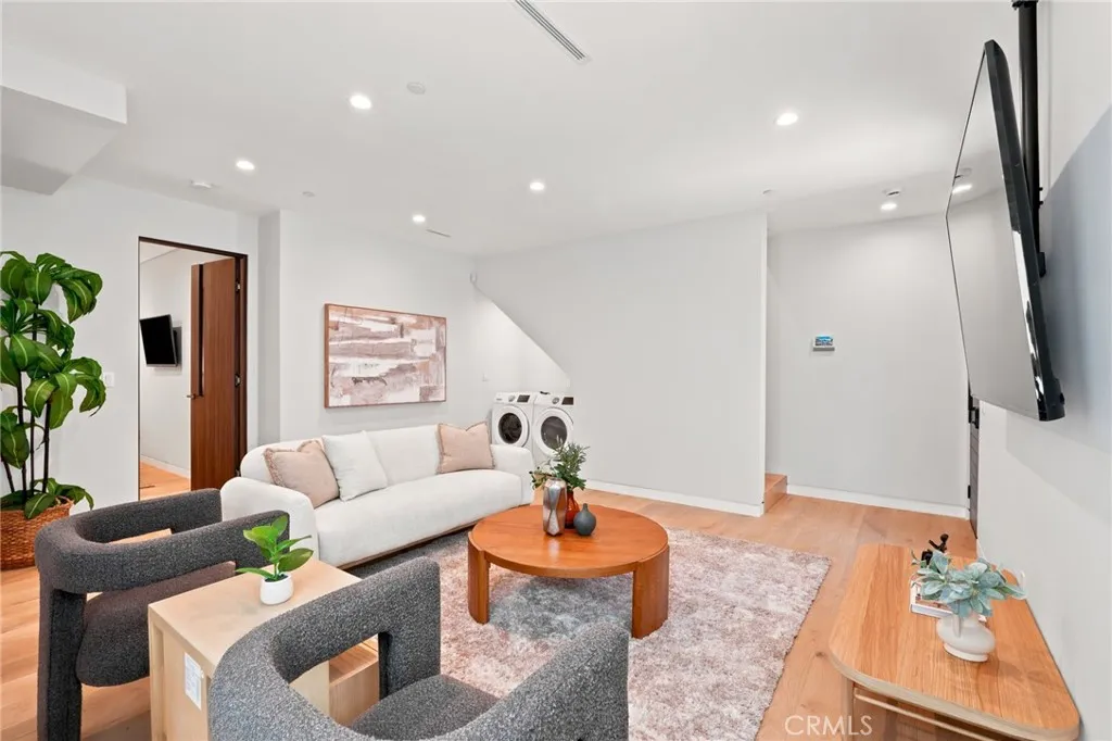 425 N Alfred Unit 2, West Hollywood, CA 90048 - Photo 3 of 31, West Hollywood, CA