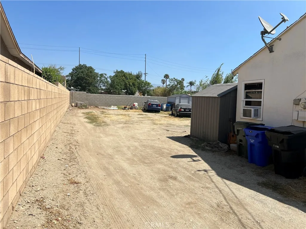 18044 Valencia, Fontana, CA 92335 - Photo 3 of 23, Fontana, CA