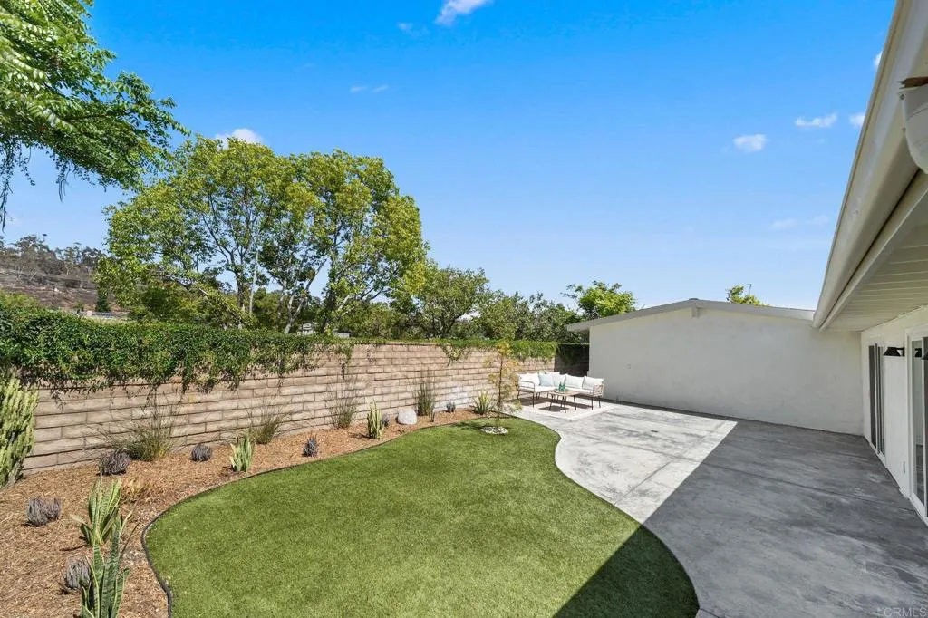 https://cdn.realtyfeed.com/cdn/127/306752985/233a2d0ffb9686afad4f57e69169a897.webp