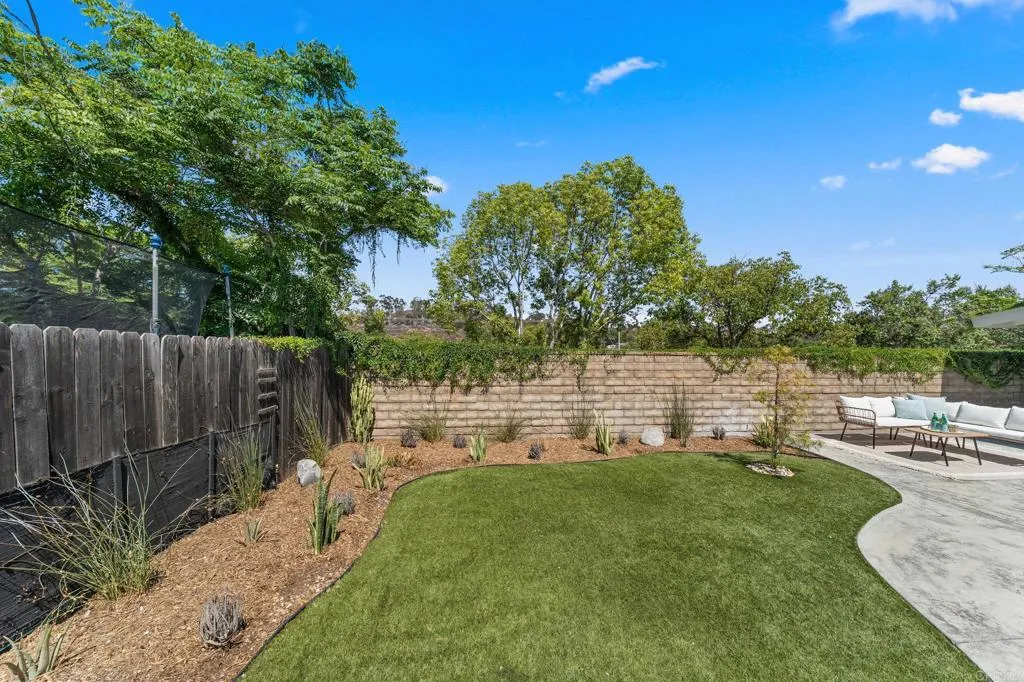 https://cdn.realtyfeed.com/cdn/127/306752985/64684df00bd18448506a1b651fcda9a4.webp