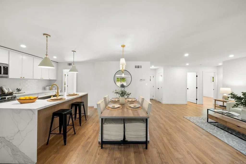 https://cdn.realtyfeed.com/cdn/127/306752985/fb904cc084e3e8b89ab58d20cb791033.webp