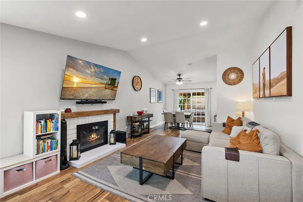 21155 Larchmont