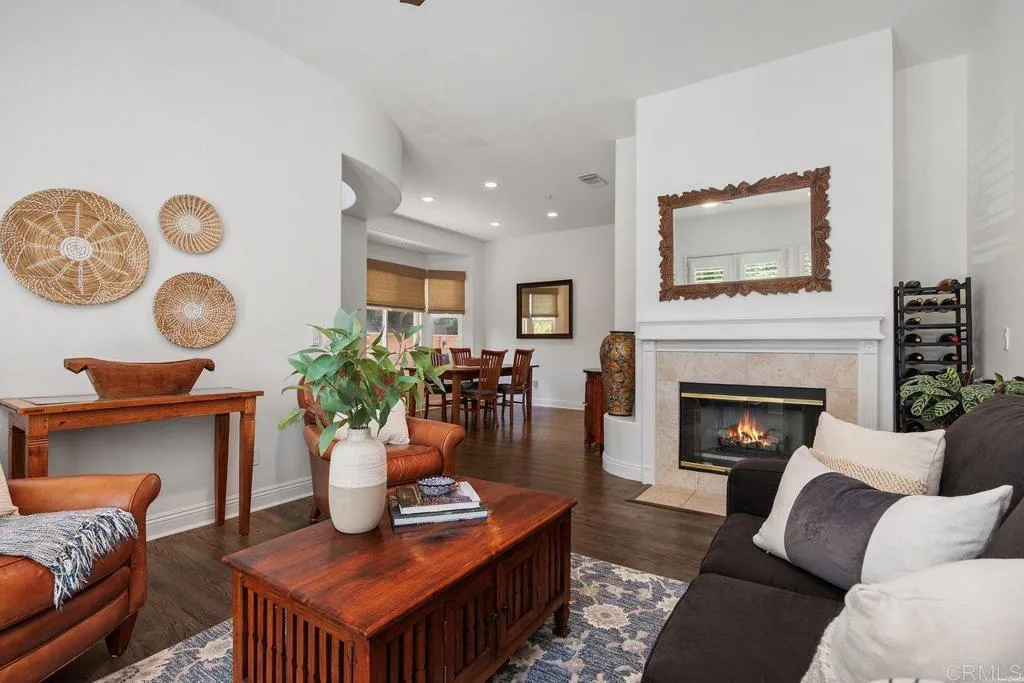 https://cdn.realtyfeed.com/cdn/127/306752987/300dcc09624447d08d00c83e2d29bf7b.webp