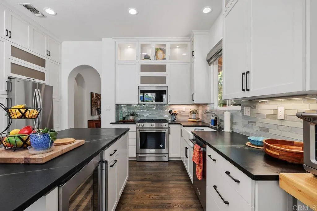 https://cdn.realtyfeed.com/cdn/127/306752987/35135d6dcb19156e92701ddd1c882e8e.webp
