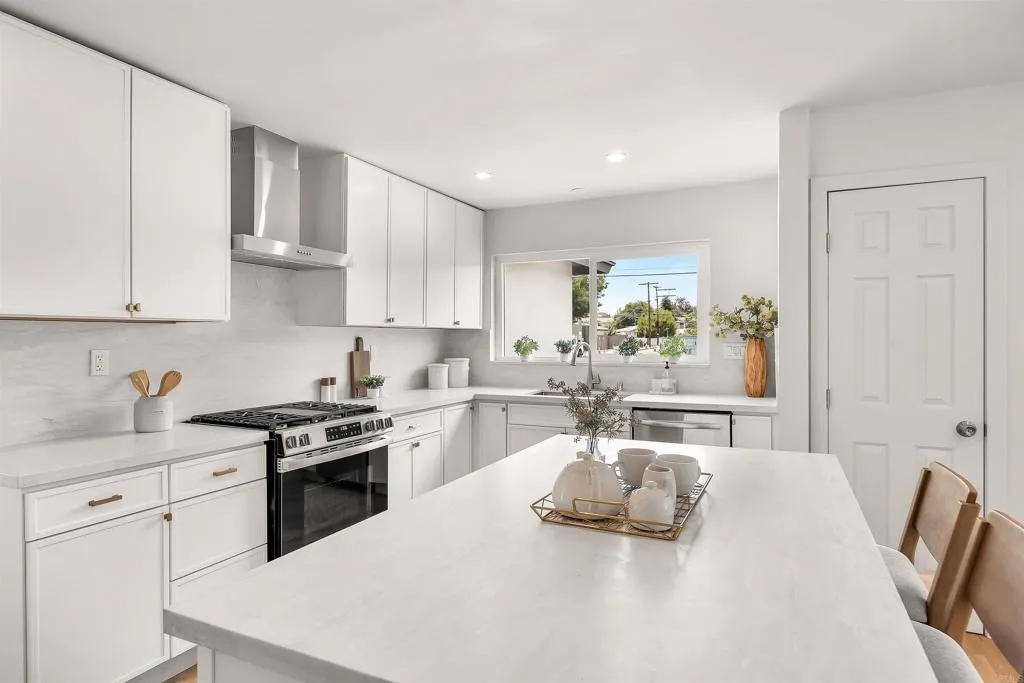 https://cdn.realtyfeed.com/cdn/127/306752994/364f3f54fe7c5120d2ad8dab2ed80cba.webp