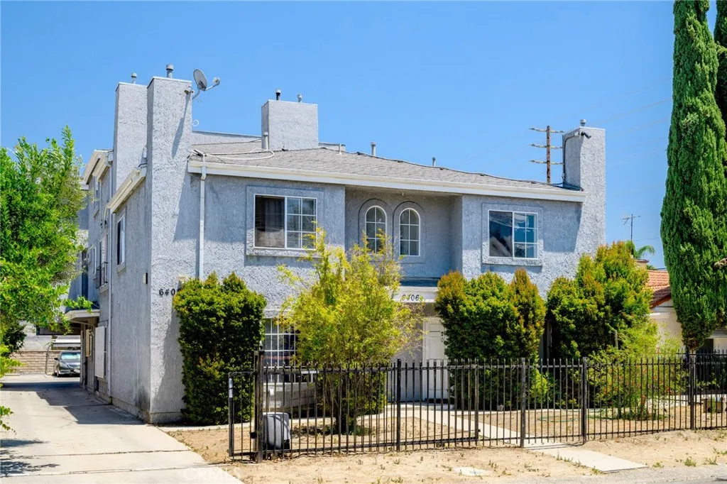 North Hollywood, CA 91606