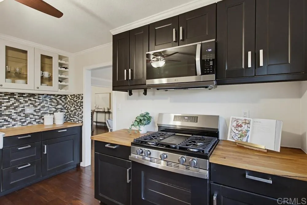 https://cdn.realtyfeed.com/cdn/127/306753049/8ef94662fd26490e36f97c8e92ecc24c.webp