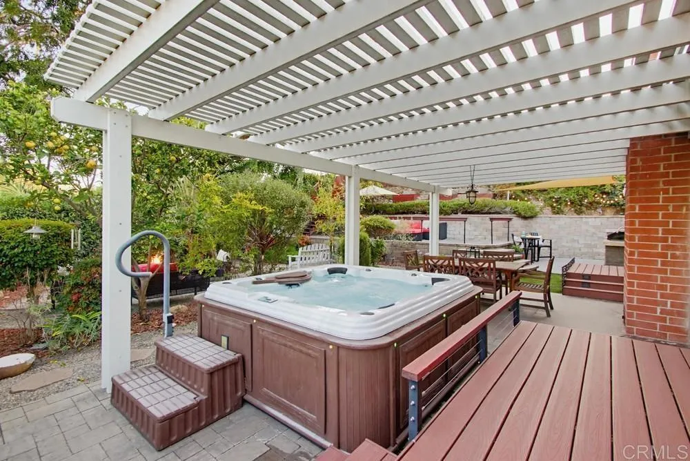 https://cdn.realtyfeed.com/cdn/127/306753049/ec00e73ce346a54de82732c75ac69217.webp