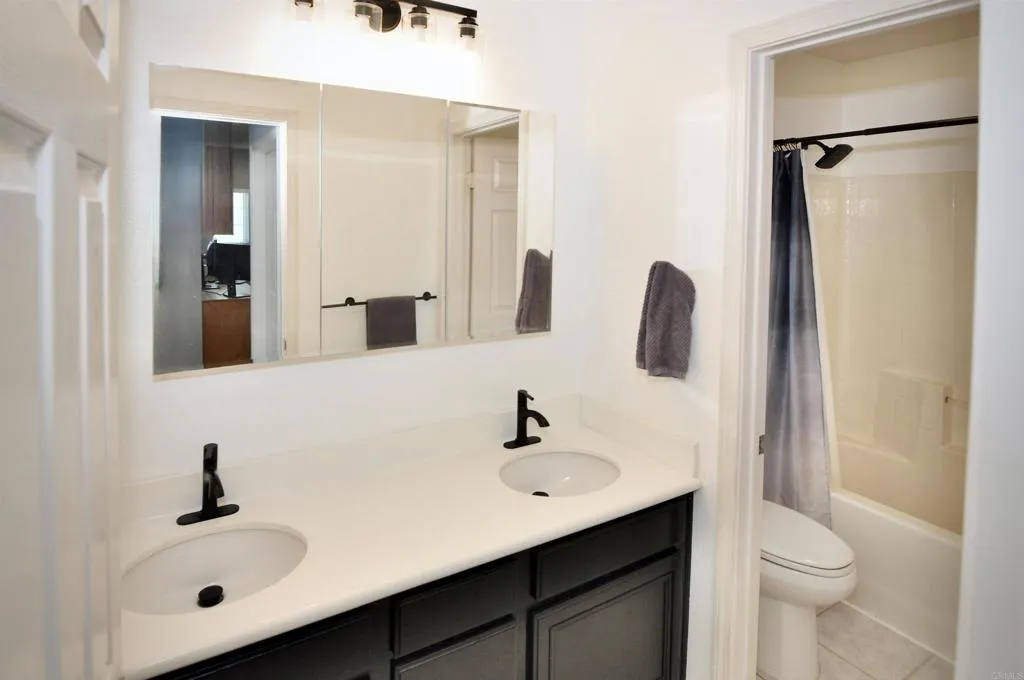 https://cdn.realtyfeed.com/cdn/127/306753078/2c05b46e89ccde5a7b5e0ad9ff80c2d3.webp