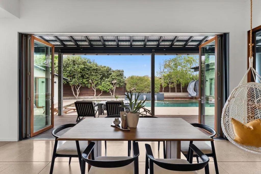 https://cdn.realtyfeed.com/cdn/127/306753079/015da75d0a8bc4f922f85c7b5100db52.webp
