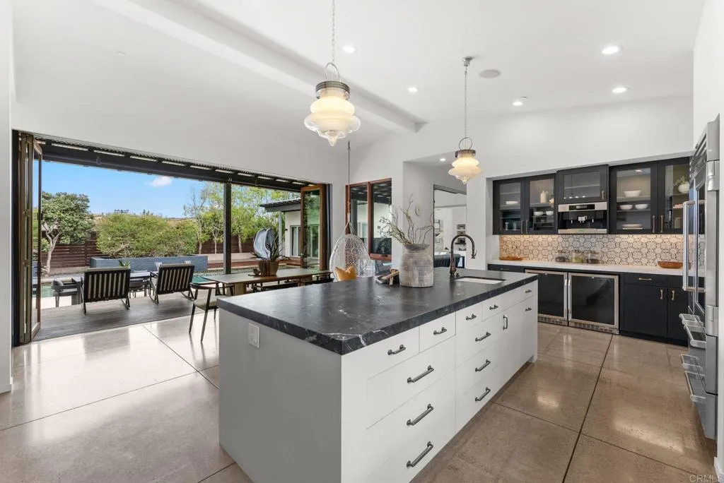 https://cdn.realtyfeed.com/cdn/127/306753079/177385a64223ccb0691c8cff90bca81d.webp