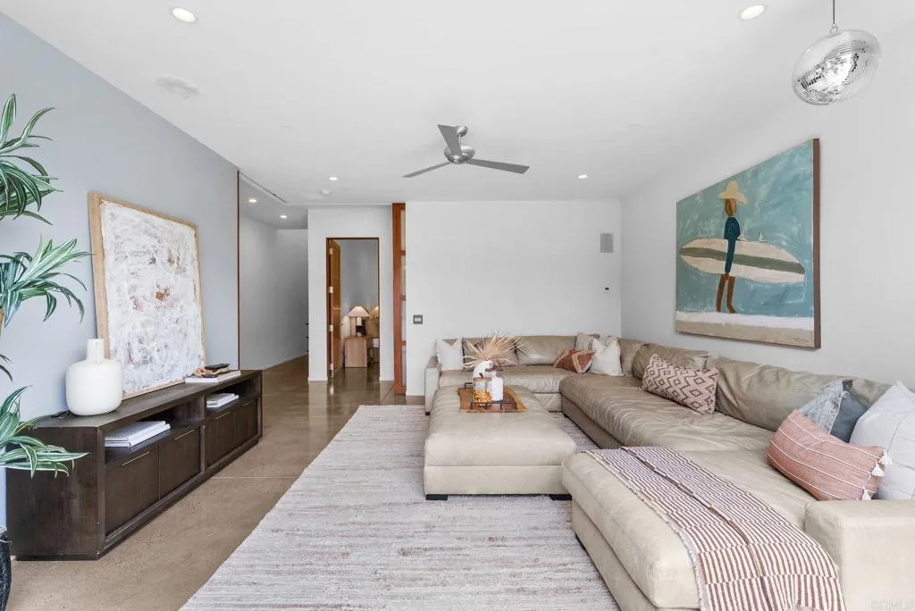 https://cdn.realtyfeed.com/cdn/127/306753079/260b7d4d2a22ac16fb6b79156a77823e.webp