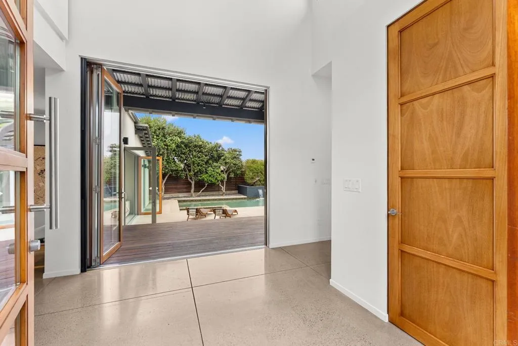 https://cdn.realtyfeed.com/cdn/127/306753079/31eda7fa5fd206e89c413618411da223.webp