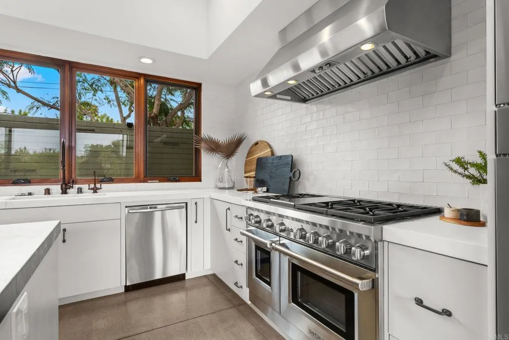 https://cdn.realtyfeed.com/cdn/127/306753079/338cd1c9baee889d8c1e4b309c2e3135.webp
