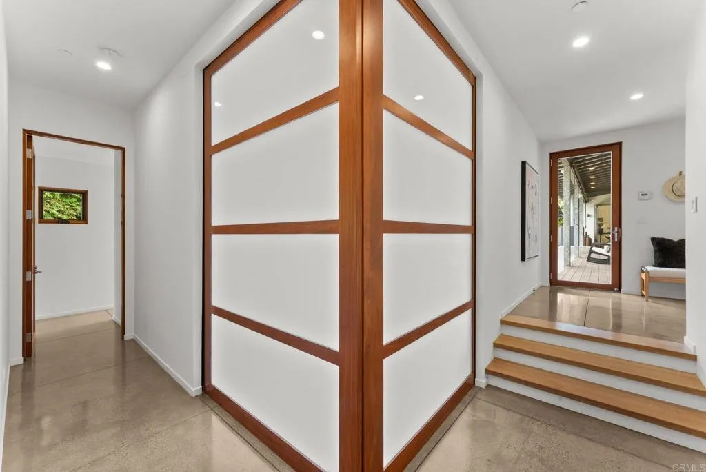 https://cdn.realtyfeed.com/cdn/127/306753079/3b6975113bc0e52f17493e2e97454f3f.webp