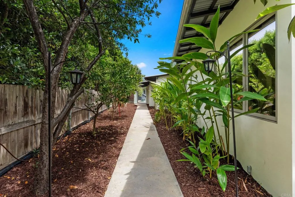 https://cdn.realtyfeed.com/cdn/127/306753079/4d008d2ebc39722ed0f64c70767f04aa.webp