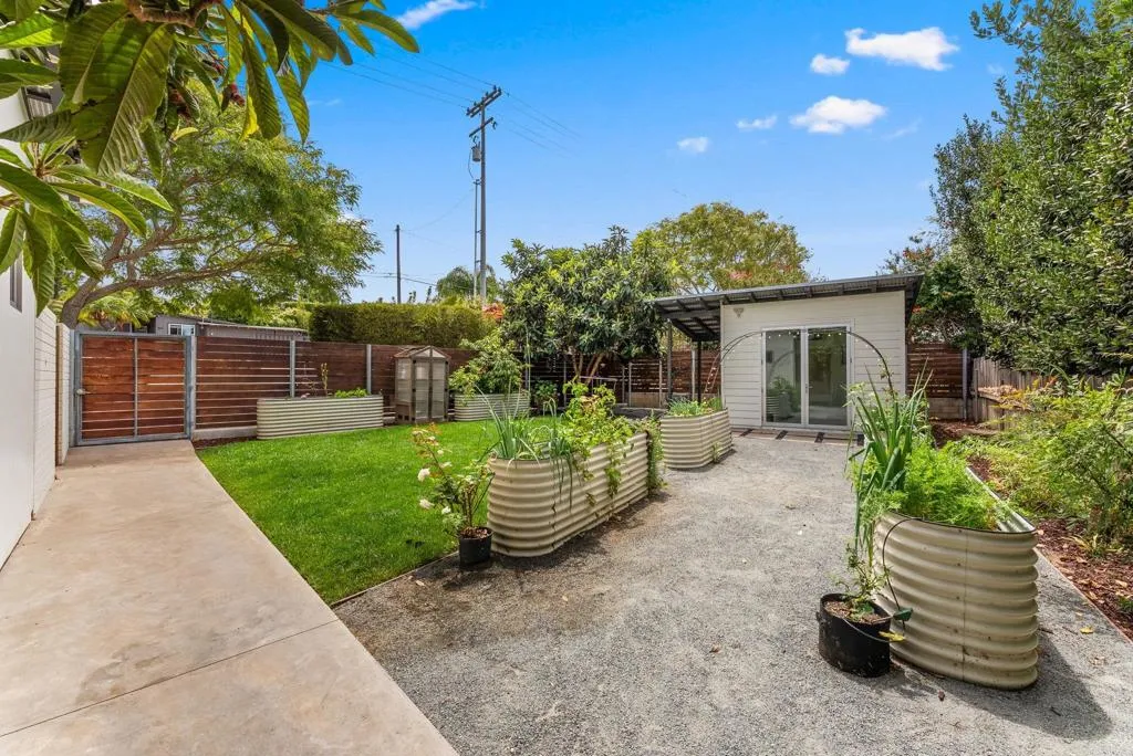 https://cdn.realtyfeed.com/cdn/127/306753079/63ce4a6ea2f297f203cff71692907b69.webp