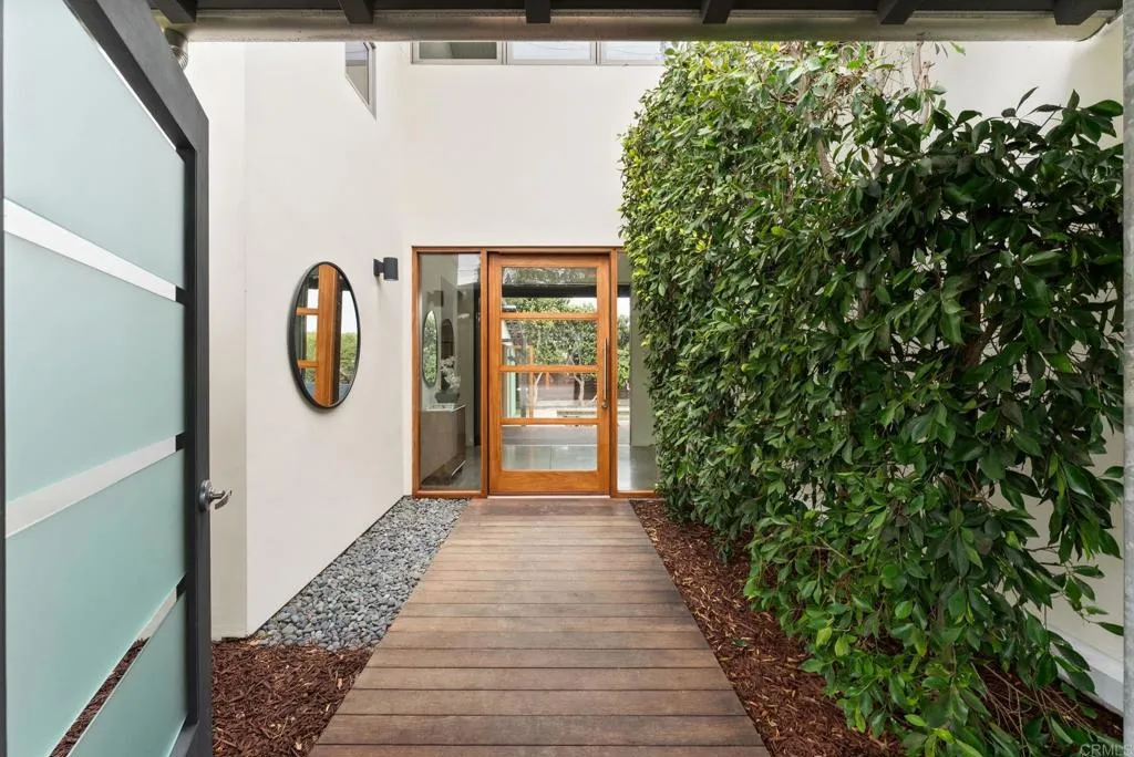 https://cdn.realtyfeed.com/cdn/127/306753079/6edc471f29235cc667bd9e78c35dfd63.webp