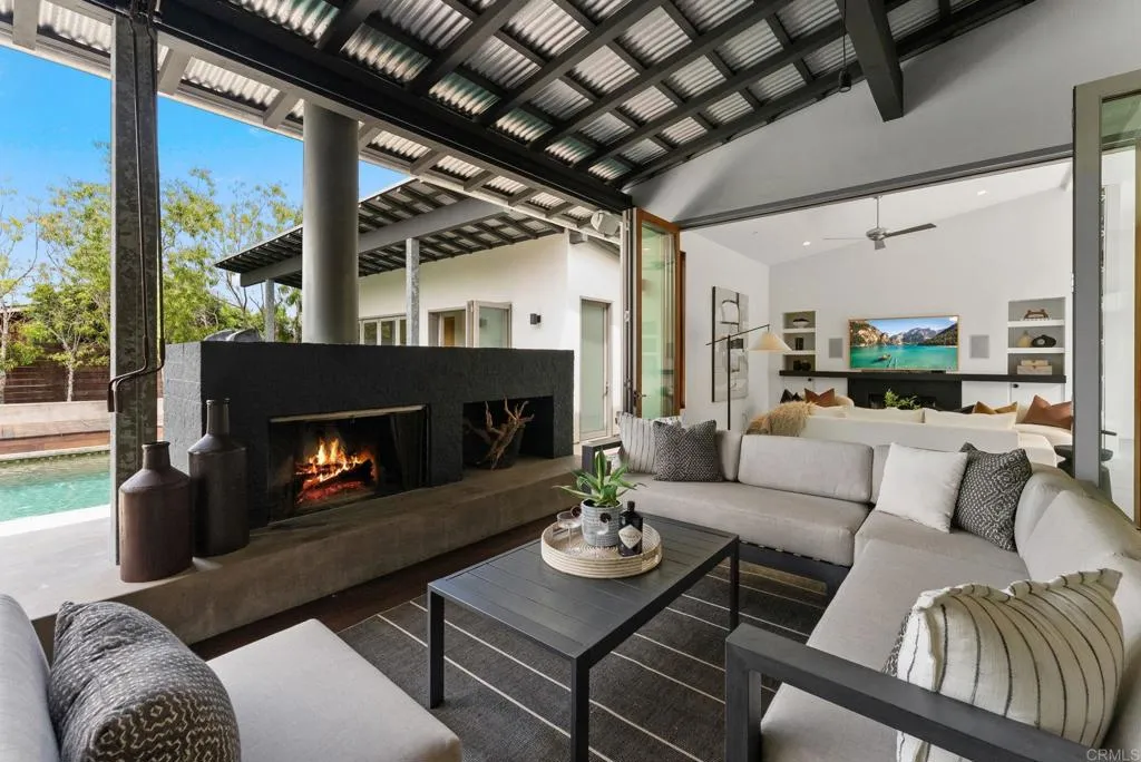 https://cdn.realtyfeed.com/cdn/127/306753079/a049f323052d49713619880eedbd26d7.webp