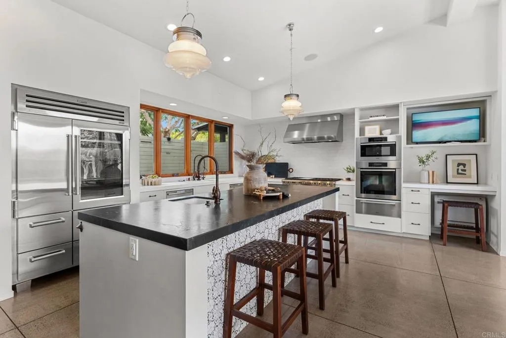 https://cdn.realtyfeed.com/cdn/127/306753079/a814865417bf433ae3c7094b6e788f49.webp