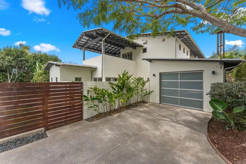 https://cdn.realtyfeed.com/cdn/127/306753079/ba179c5d11bc92f09bec41e90bf0f8b8.webp