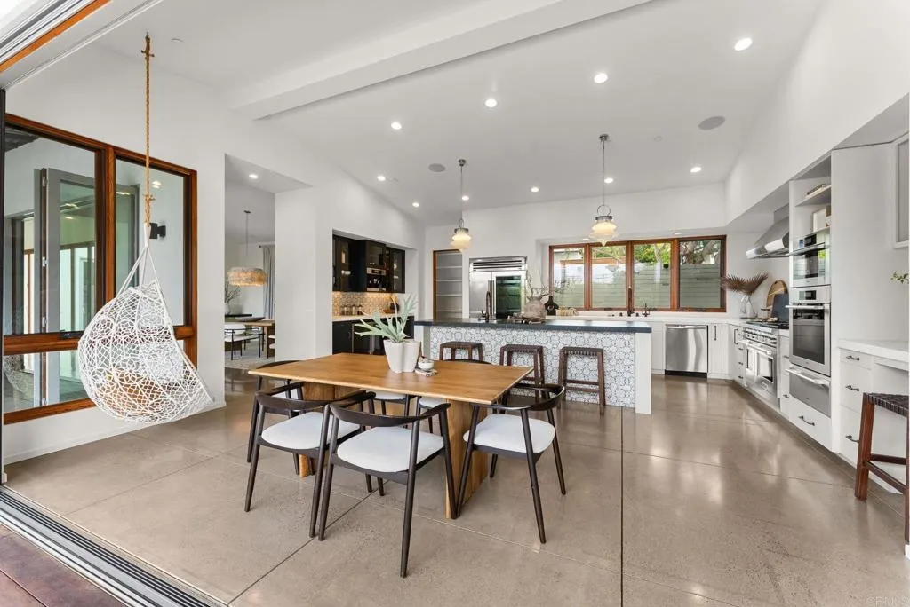 https://cdn.realtyfeed.com/cdn/127/306753079/e3a7ed948927eab3dca17060311798fb.webp
