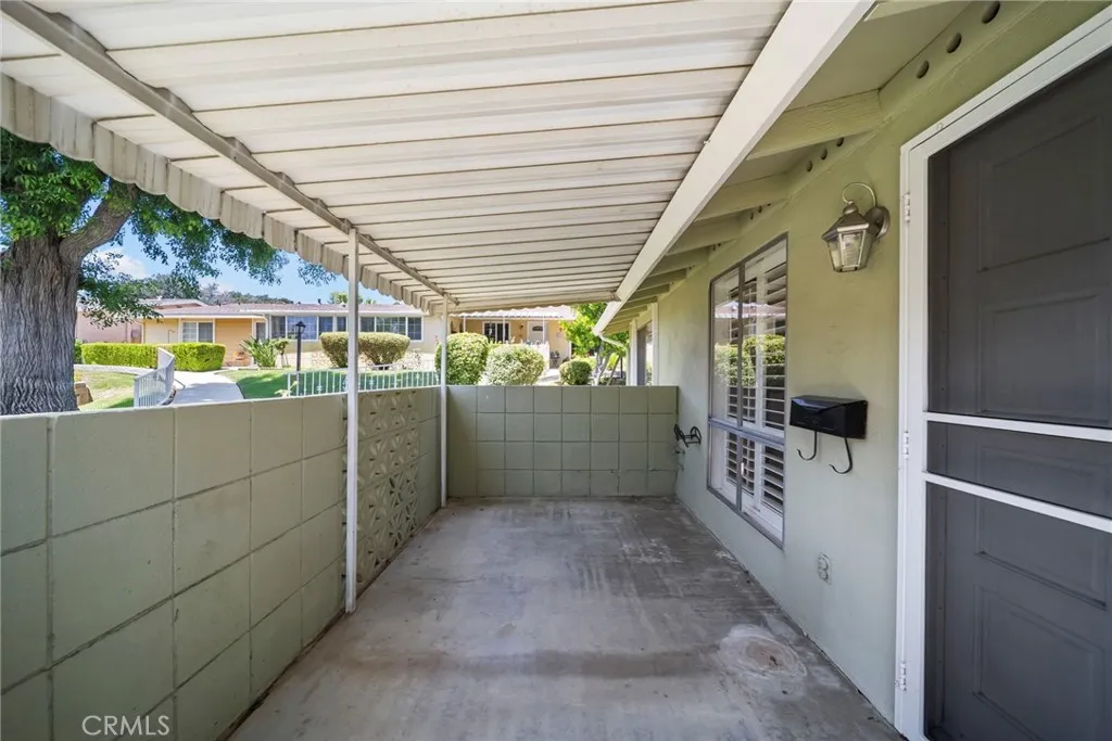 19157 Avenue Of The Oaks Unit A, Newhall, CA 91321 - Photo 4 of 25, Newhall, CA