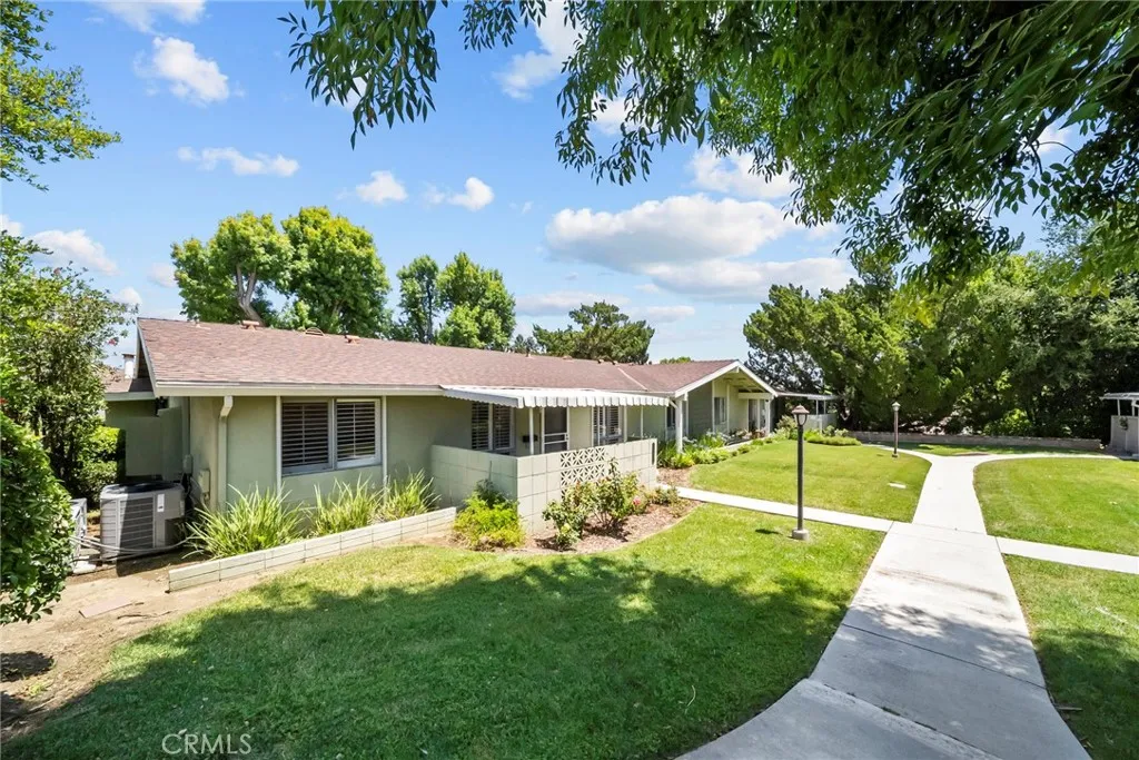 19157 Avenue Of The Oaks Unit A, Newhall, CA 91321 - Photo 3 of 25, Newhall, CA