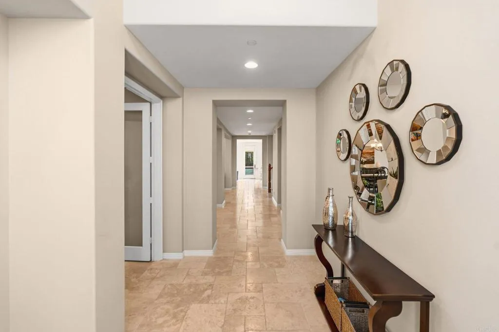 https://cdn.realtyfeed.com/cdn/127/306753211/040d75c3375563aa3dd86cf1d72fd9bd.webp