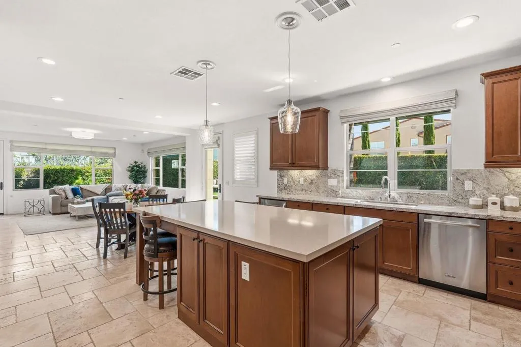 https://cdn.realtyfeed.com/cdn/127/306753211/0a8660ad2d9c1bf1413dfa8a3ceda3bb.webp