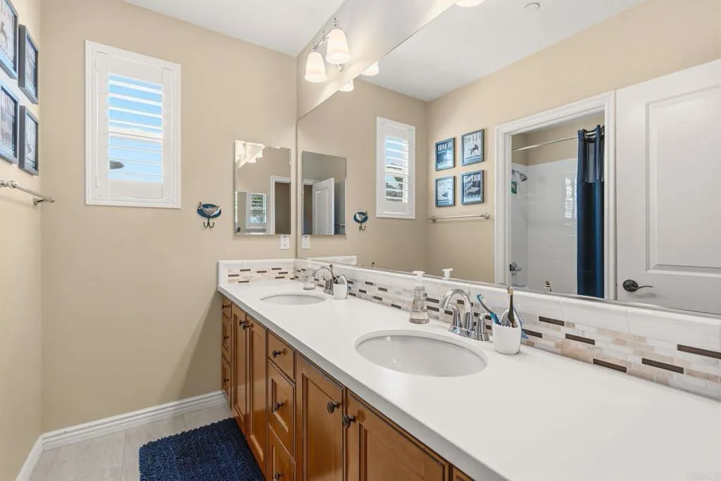 https://cdn.realtyfeed.com/cdn/127/306753211/2424961e742bd5100503f7f53880fa53.webp