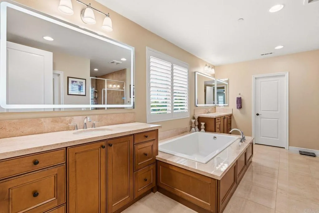 https://cdn.realtyfeed.com/cdn/127/306753211/53cae9161d2febd28f941458c93db876.webp