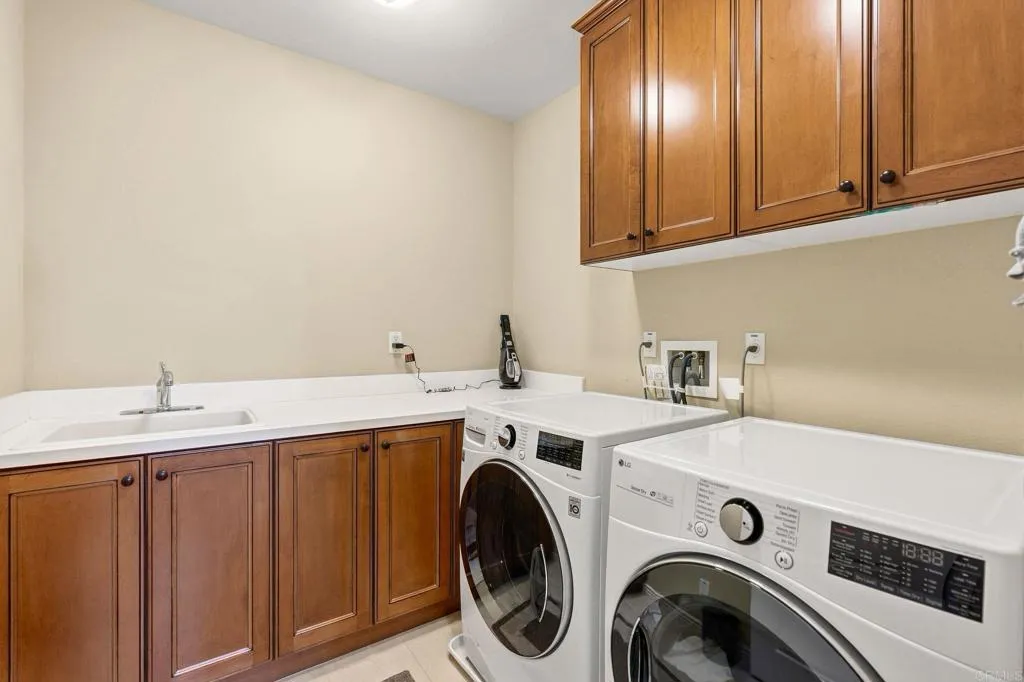 https://cdn.realtyfeed.com/cdn/127/306753211/73e94709b8280f77d2558fba906f5520.webp
